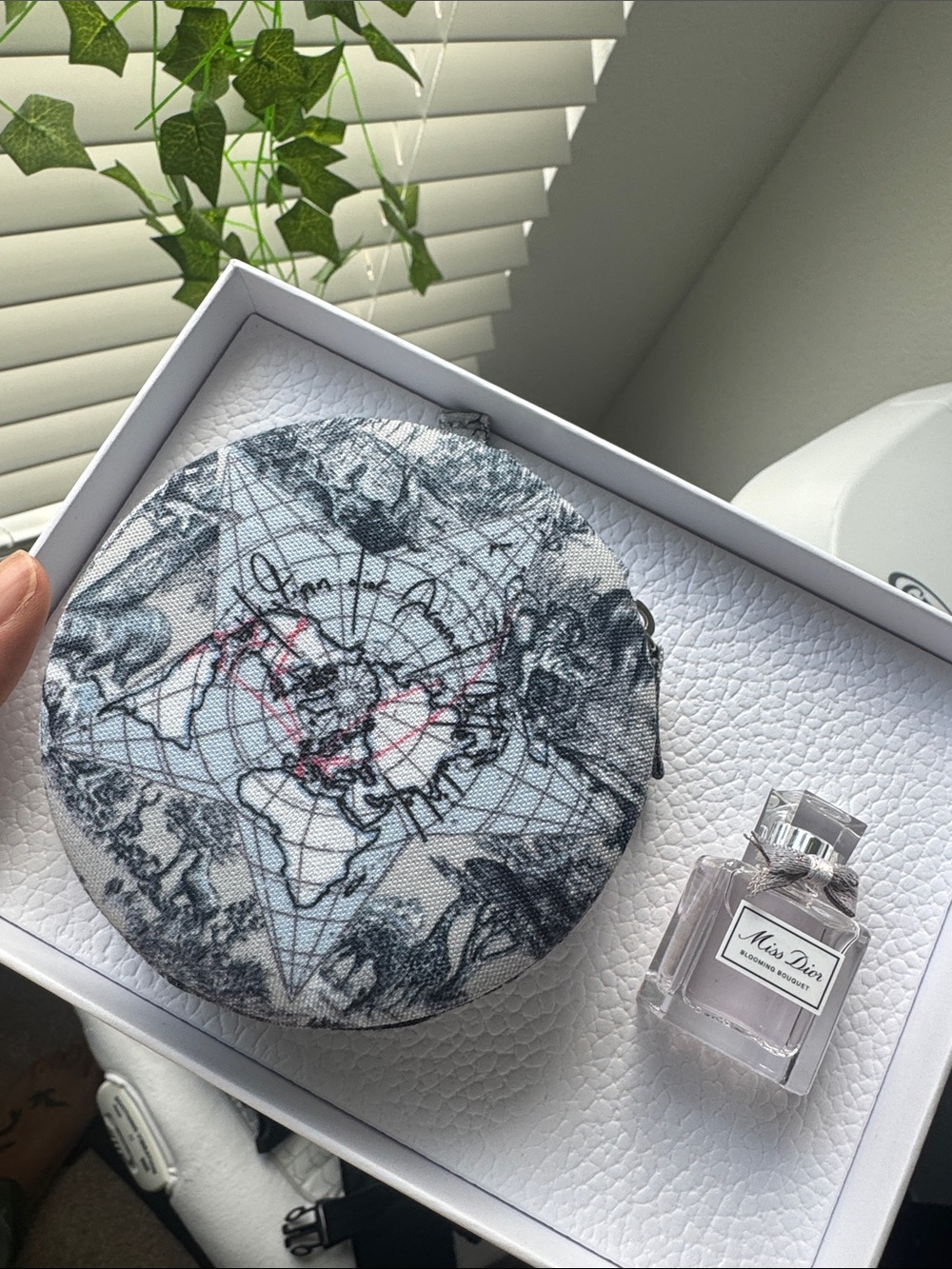Dior jewelry box and perfume Gift set